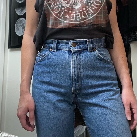 ā¢Vintageā¢Leviās⢠High Waisted Jeans - Picture 16 of 16